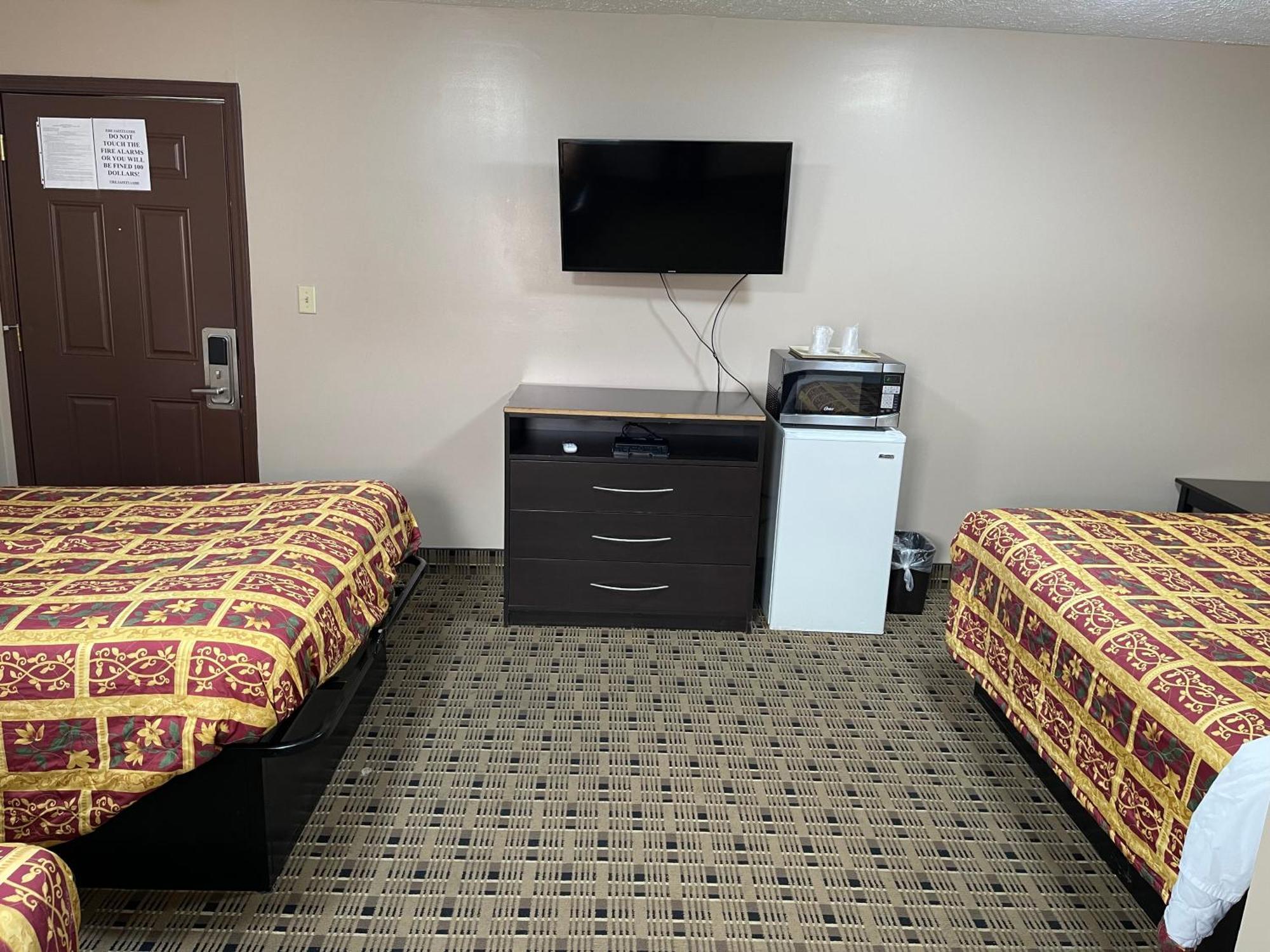 Economy Inn & Suites Ashtabula Exteriör bild