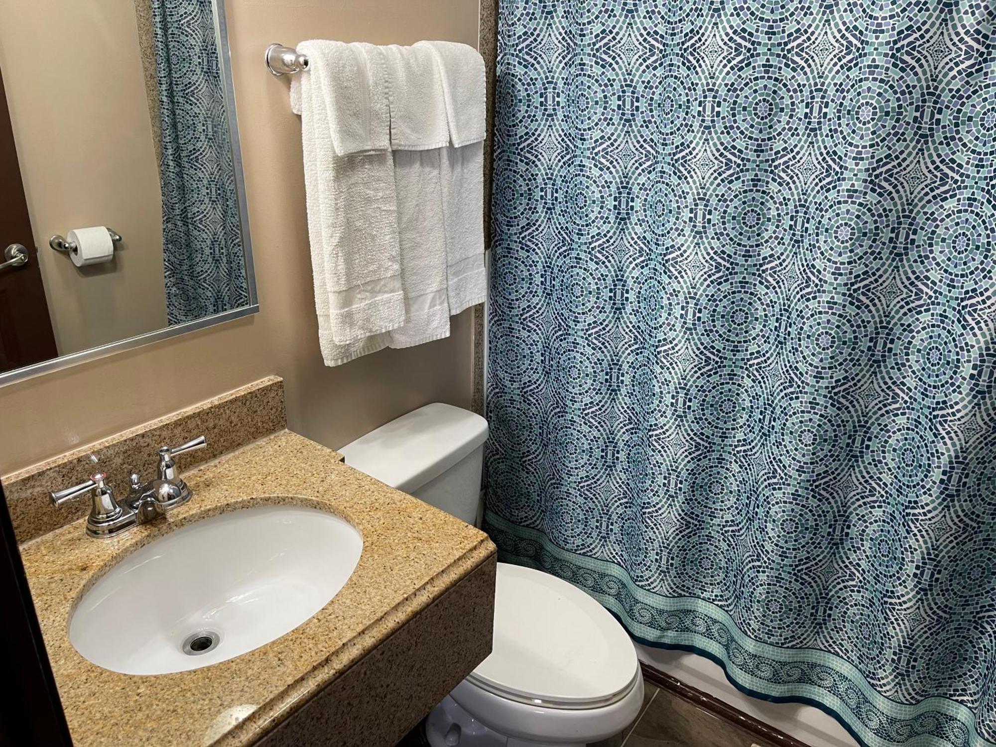 Economy Inn & Suites Ashtabula Exteriör bild
