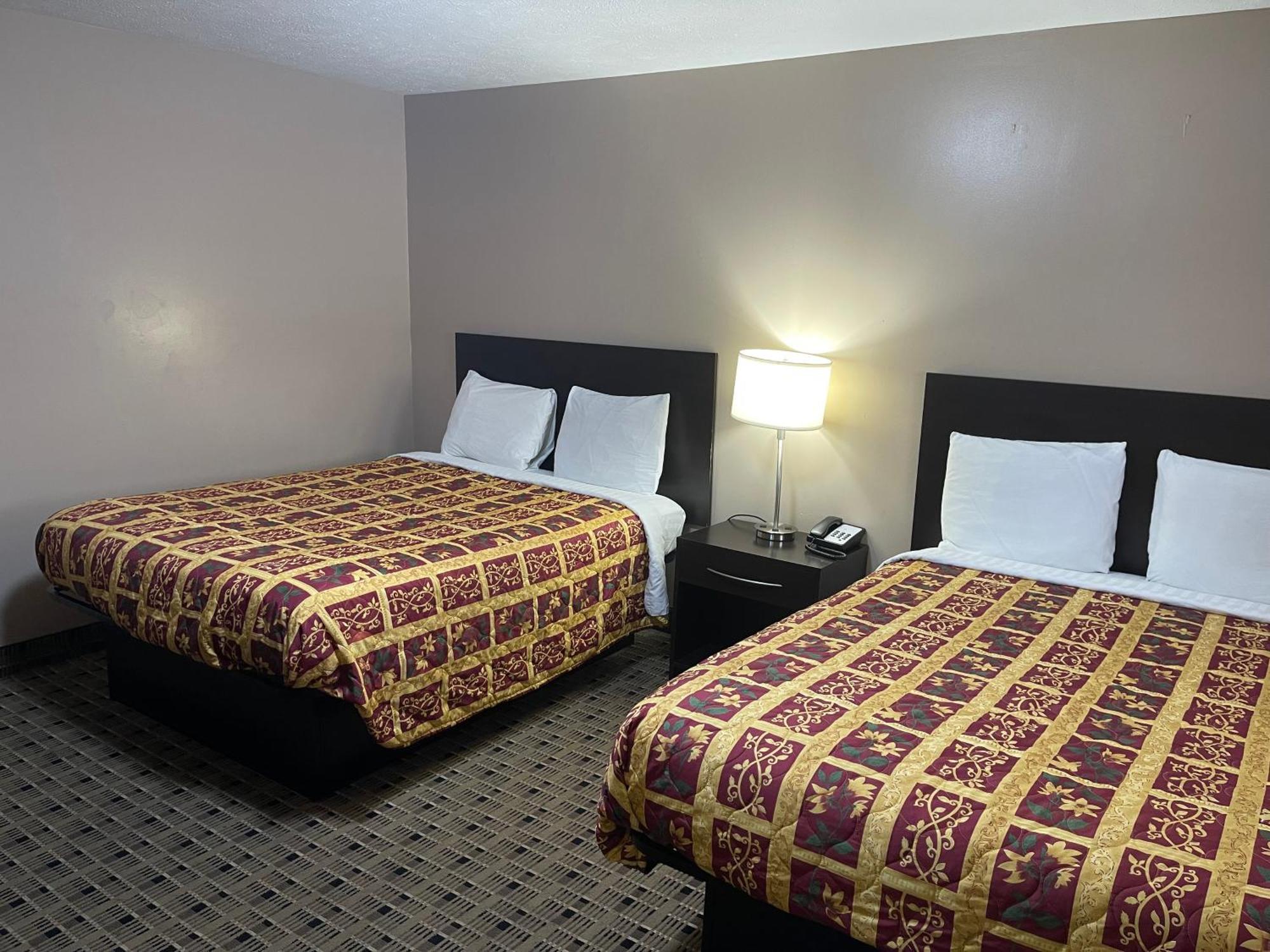 Economy Inn & Suites Ashtabula Exteriör bild