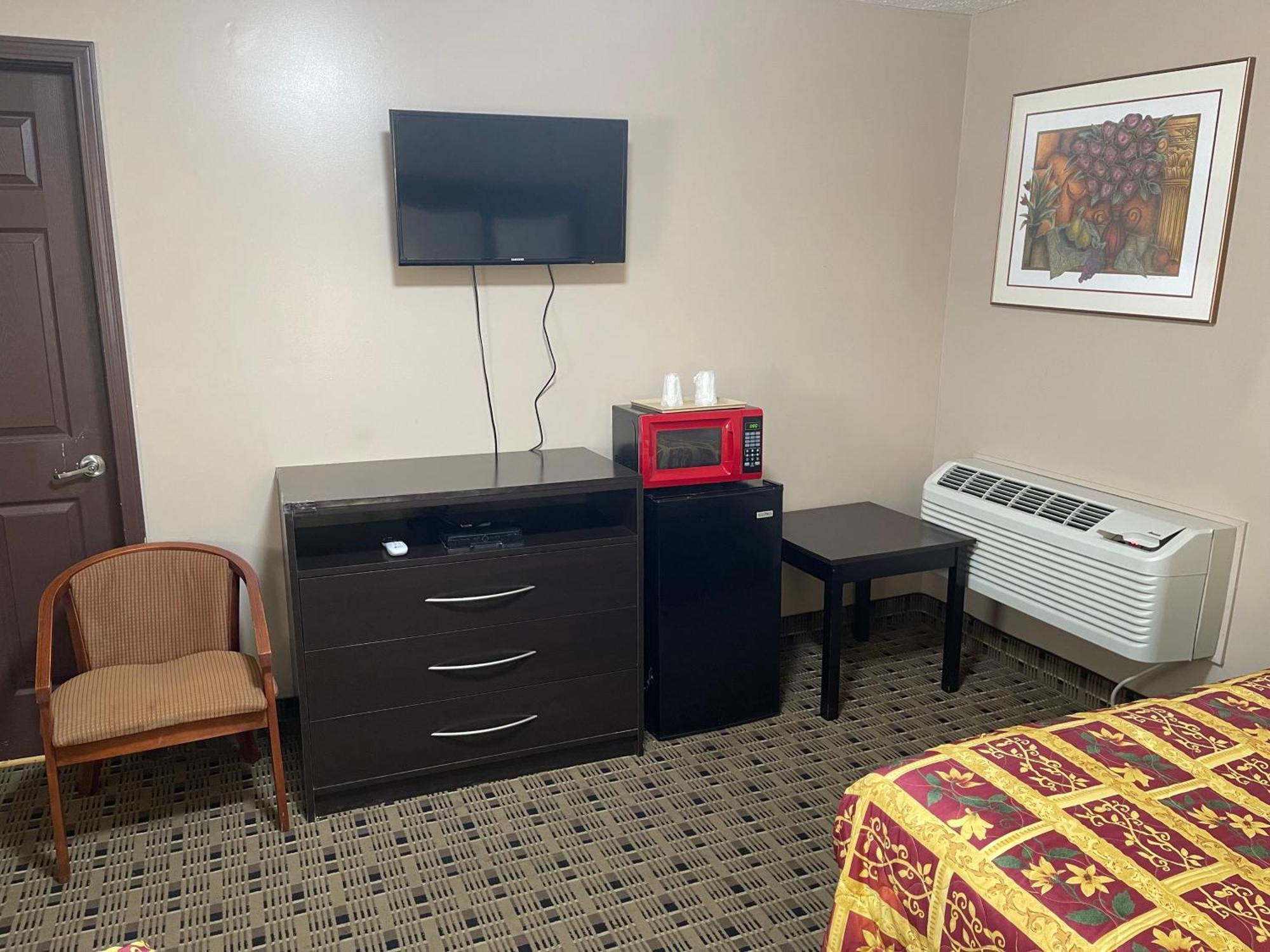 Economy Inn & Suites Ashtabula Exteriör bild