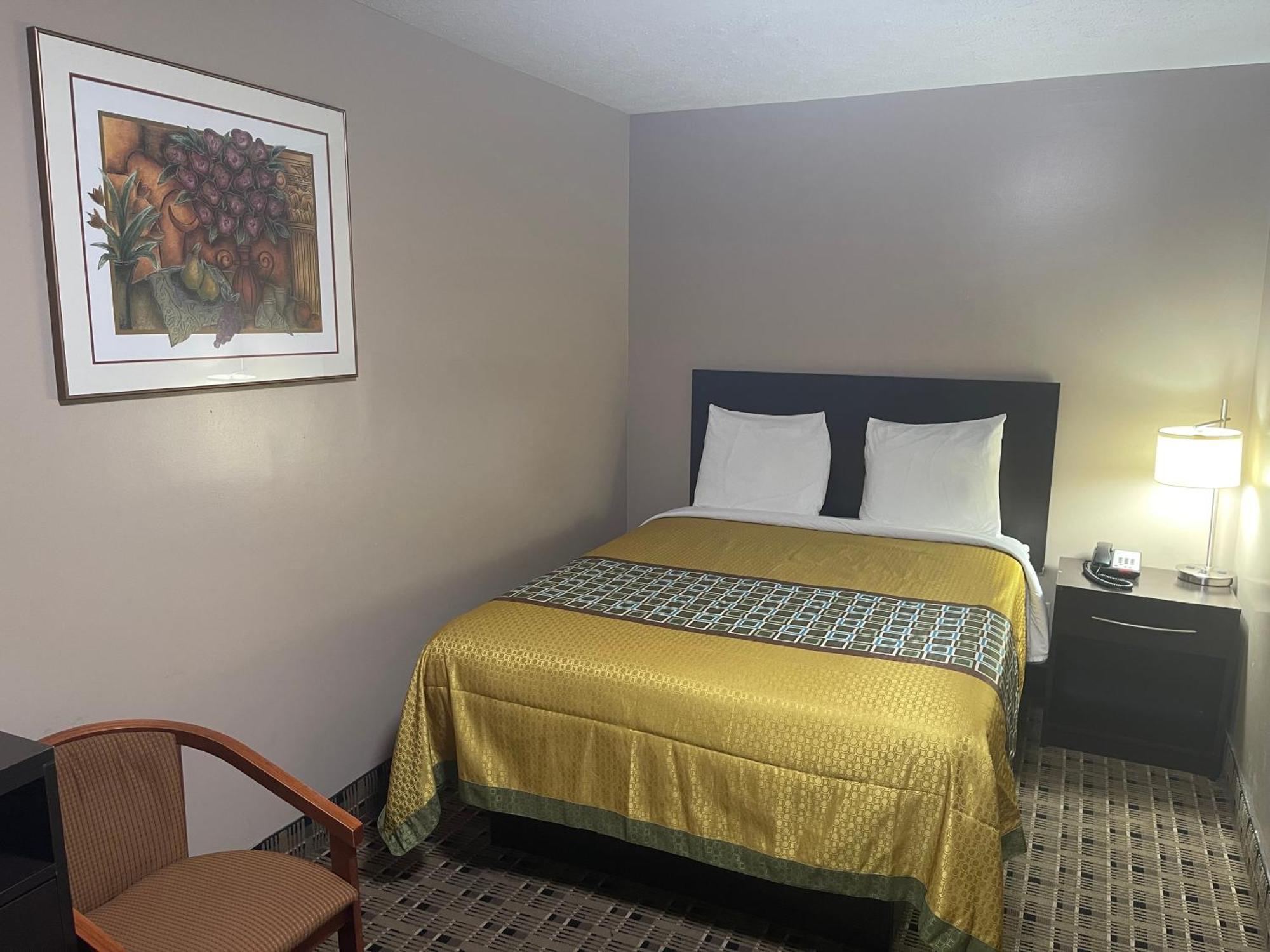 Economy Inn & Suites Ashtabula Exteriör bild