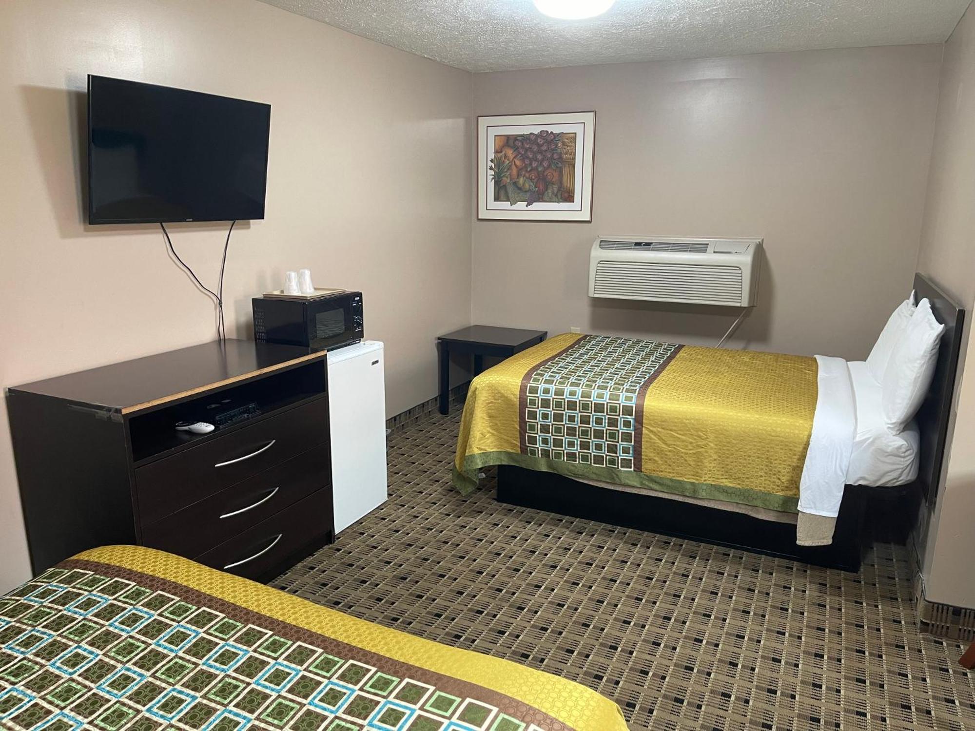 Economy Inn & Suites Ashtabula Exteriör bild