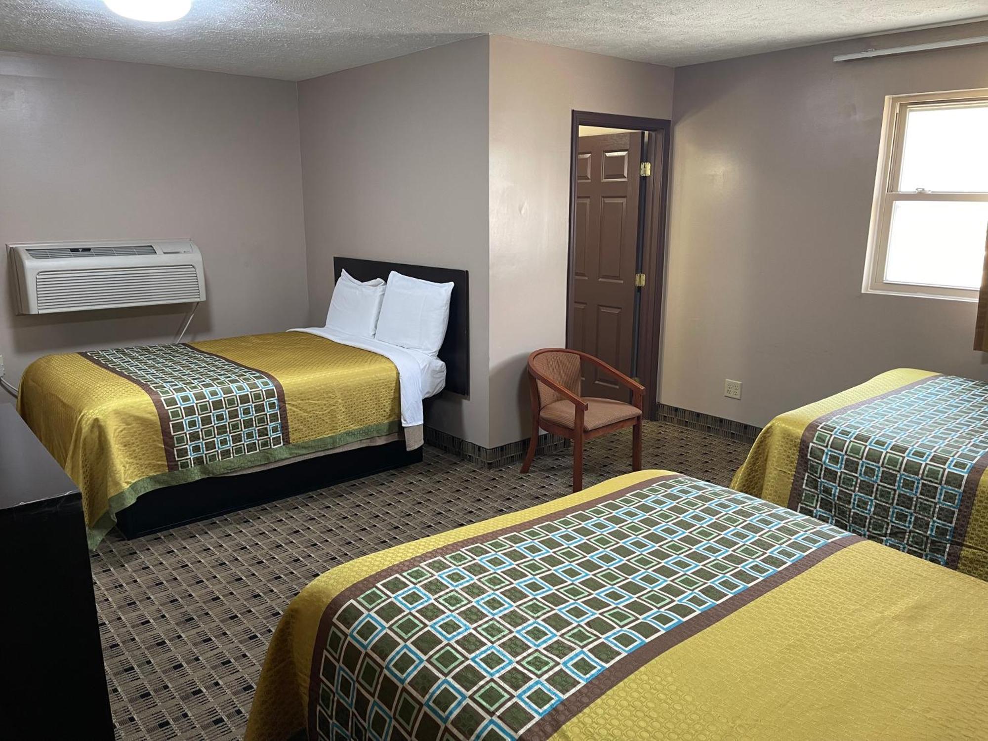 Economy Inn & Suites Ashtabula Exteriör bild
