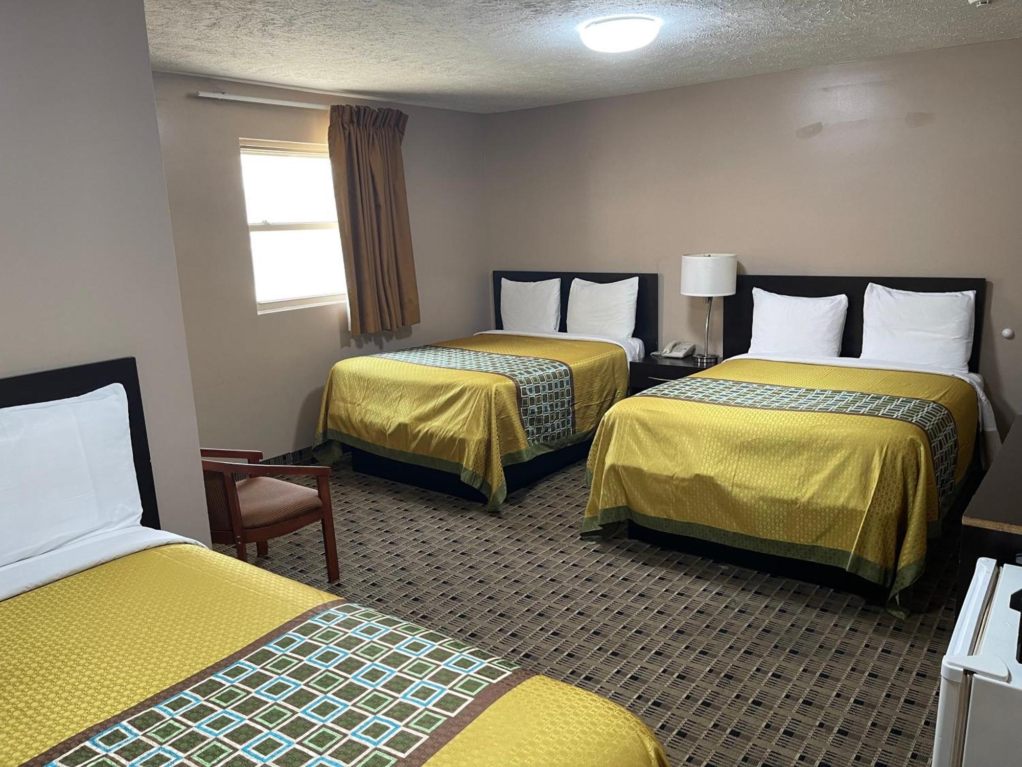 Economy Inn & Suites Ashtabula Exteriör bild