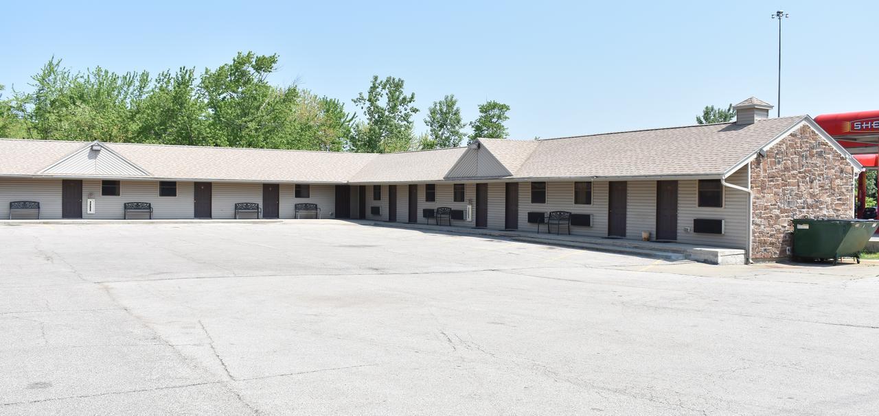 Economy Inn & Suites Ashtabula Exteriör bild